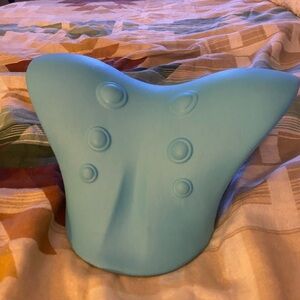 Neck & shoulder stretch/supporter